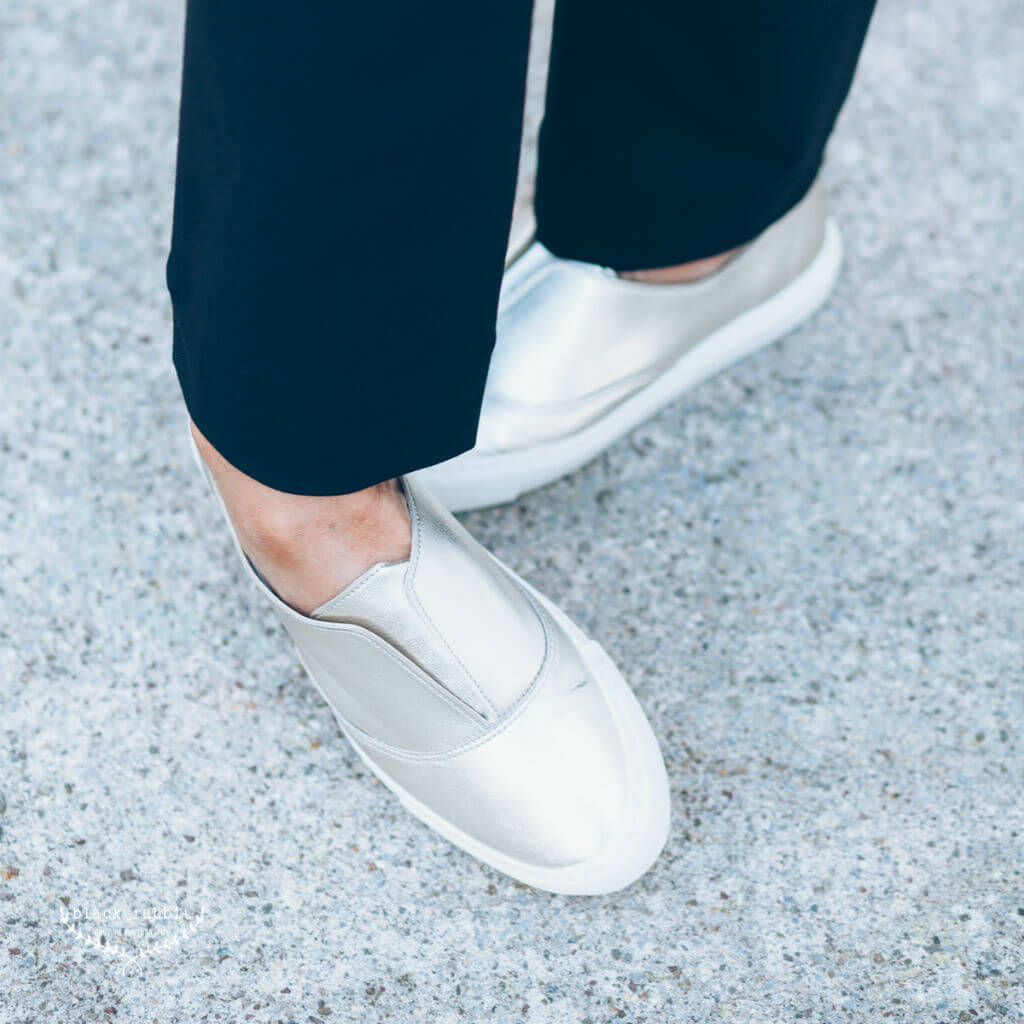 blackrabbitphoto_goldshoes-3-2