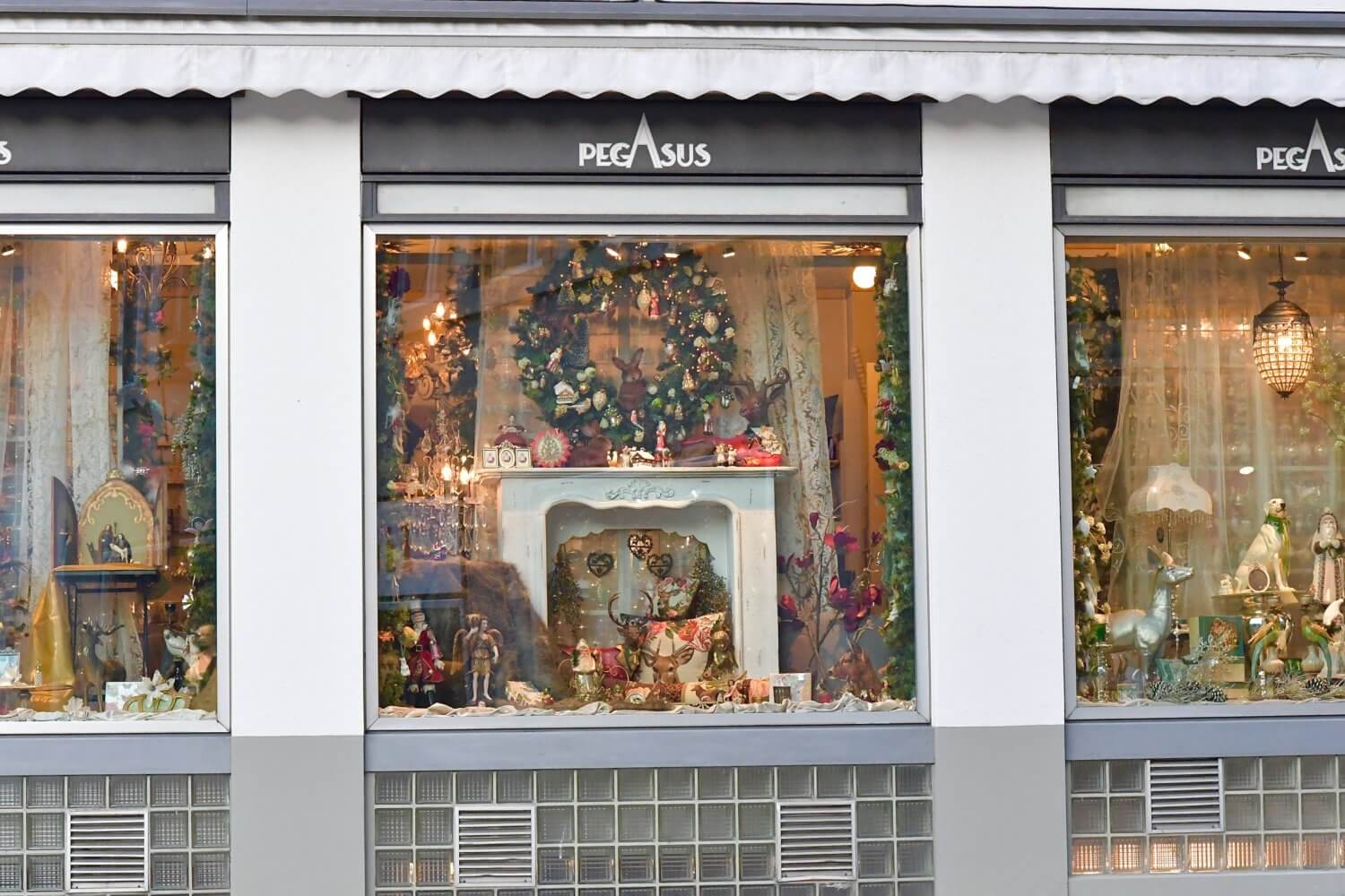 3 Advent Favourites + 12 Days of Secret Santa 3 Advent Favourites + 12 Days of Secret Santa