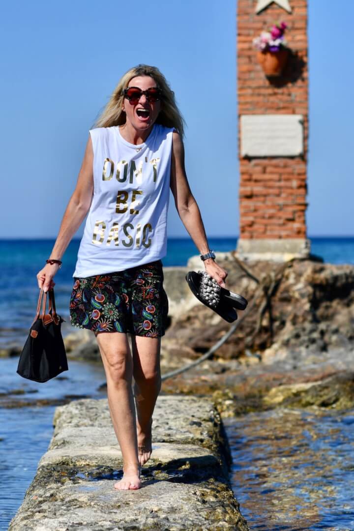 What the Italian's say about Graphic T-shirts: Ageless Style Linkup