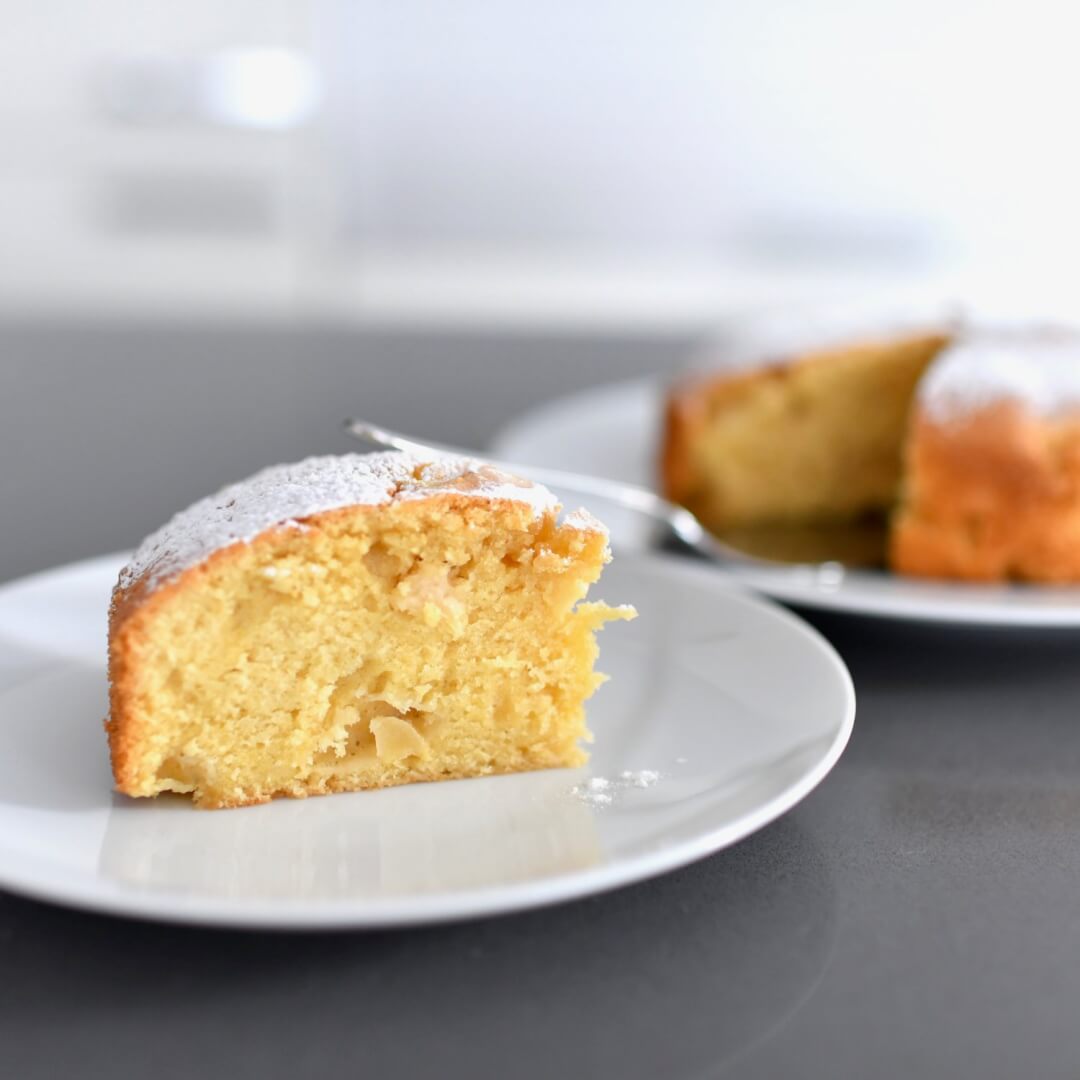 The Perfect Apple Picnic Cake The Perfect Apple Picnic Cake