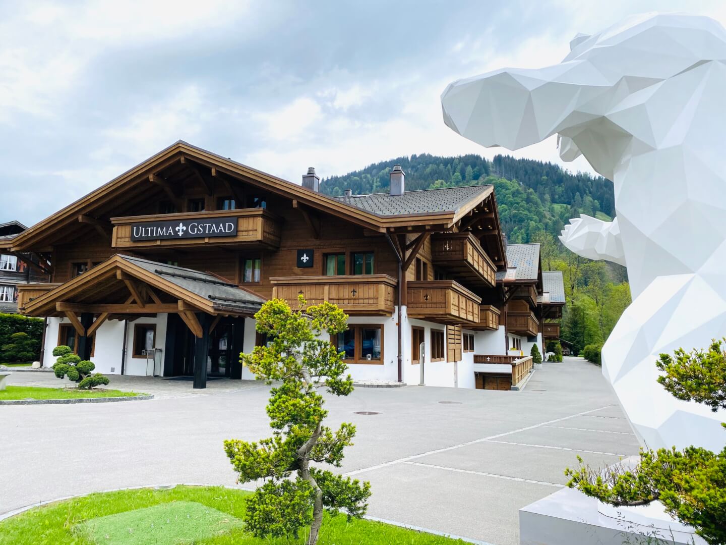 Like a Princess in the Ultima Gstaad Like a Princess in the Ultima Gstaad