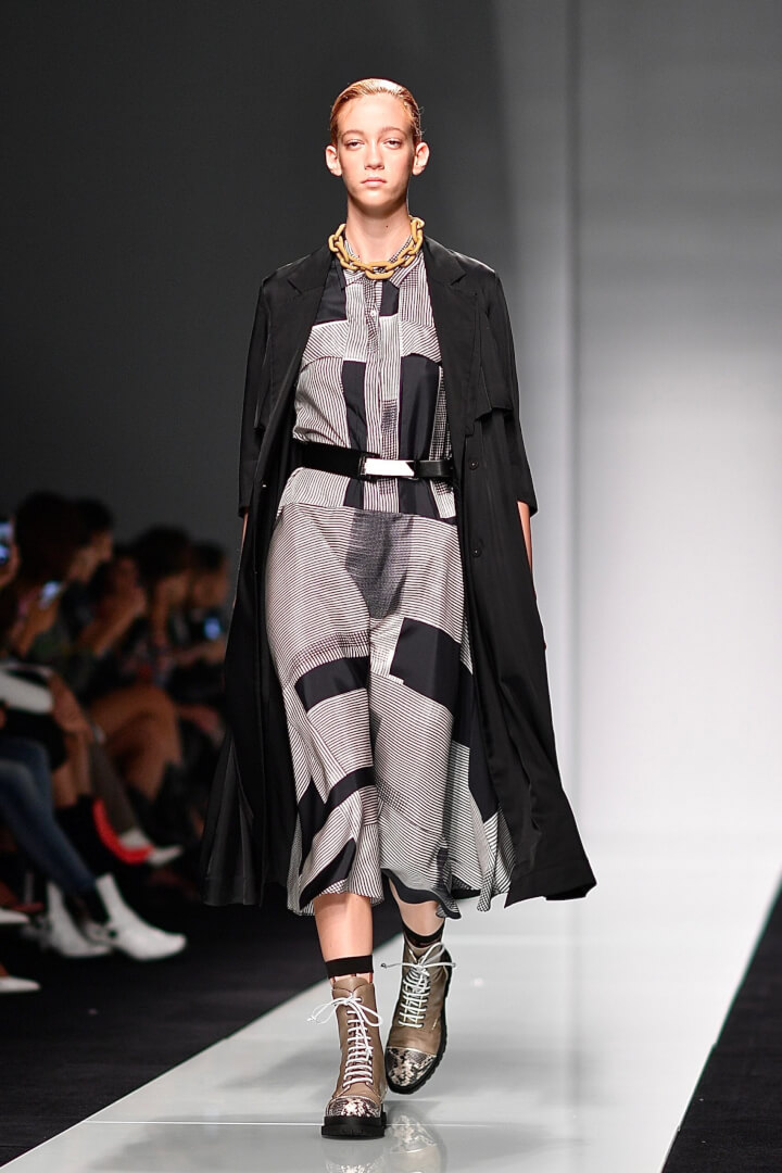 18 Ways to Style a Trench/ Duster Coat for Summer 2020