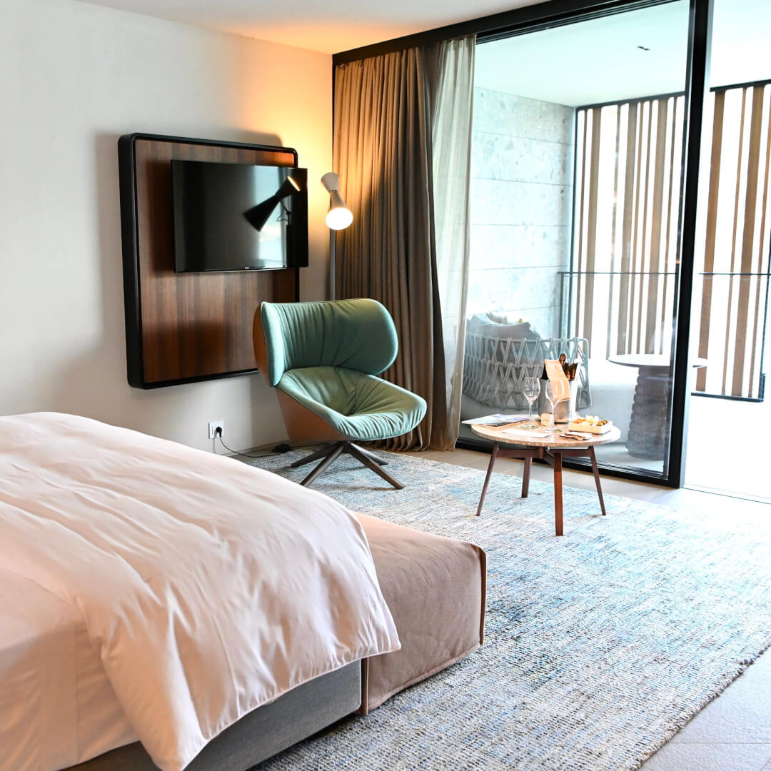 Il Sereno Hotel - The Most Perfect Piece of Modern Architecture along Lake Como Il Sereno Hotel - The Most Perfect Piece of Modern Architecture along Lake Como