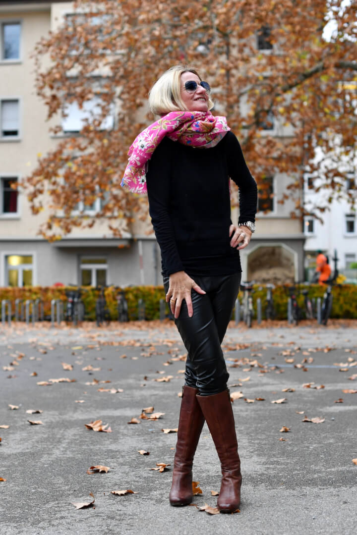 Never Underestimate the Powers of a Scarf! Never Underestimate the Powers of a Scarf!