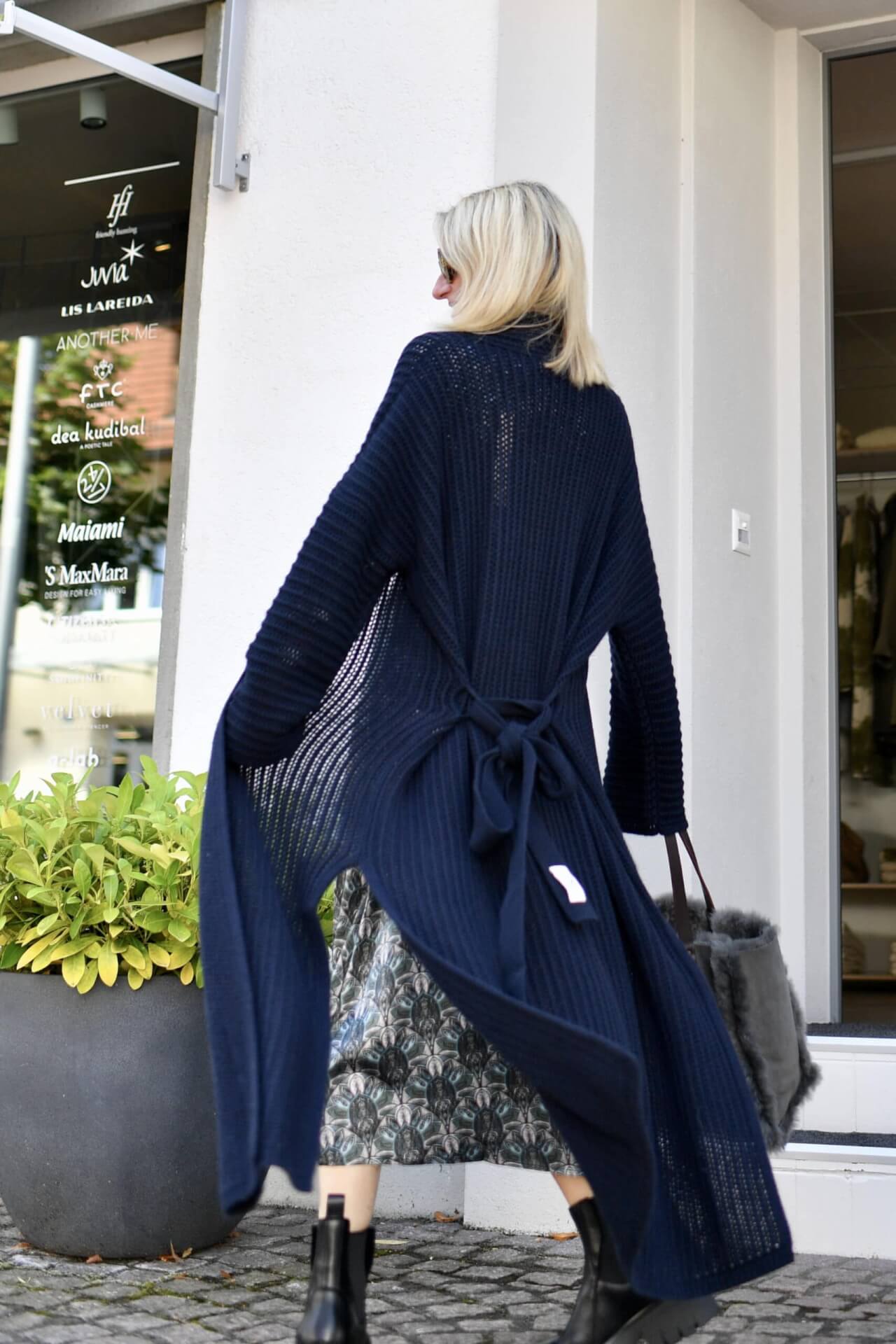 Pre Fall 2021 - 1 Dress 5 Ways to Style Pre Fall 2021 - 1 Dress 5 Ways to Style