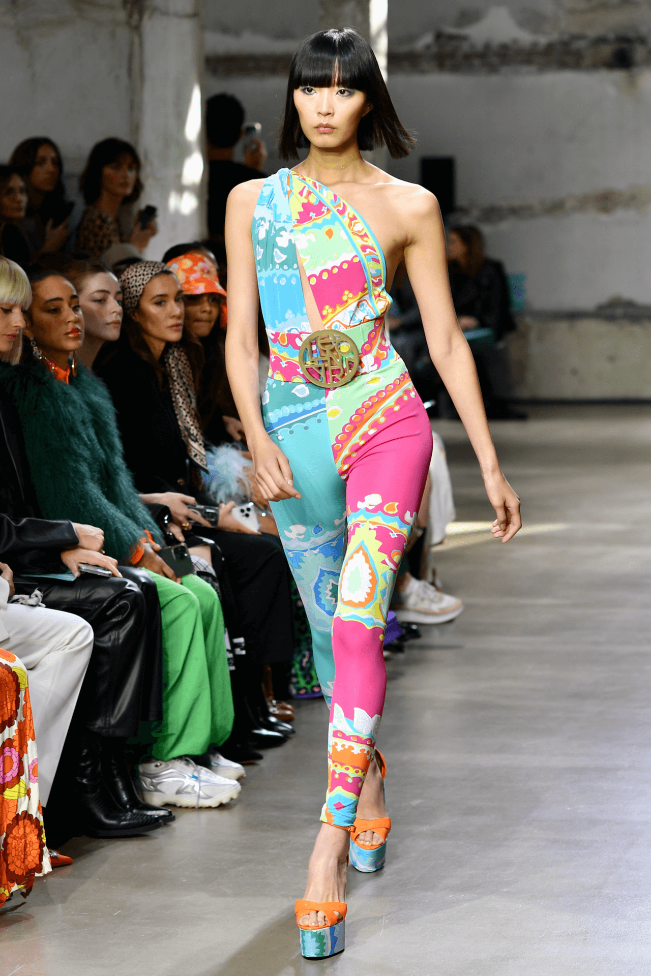 Leonard Paris Spring/Summer 2023 Runway Takes Us to the Tropics