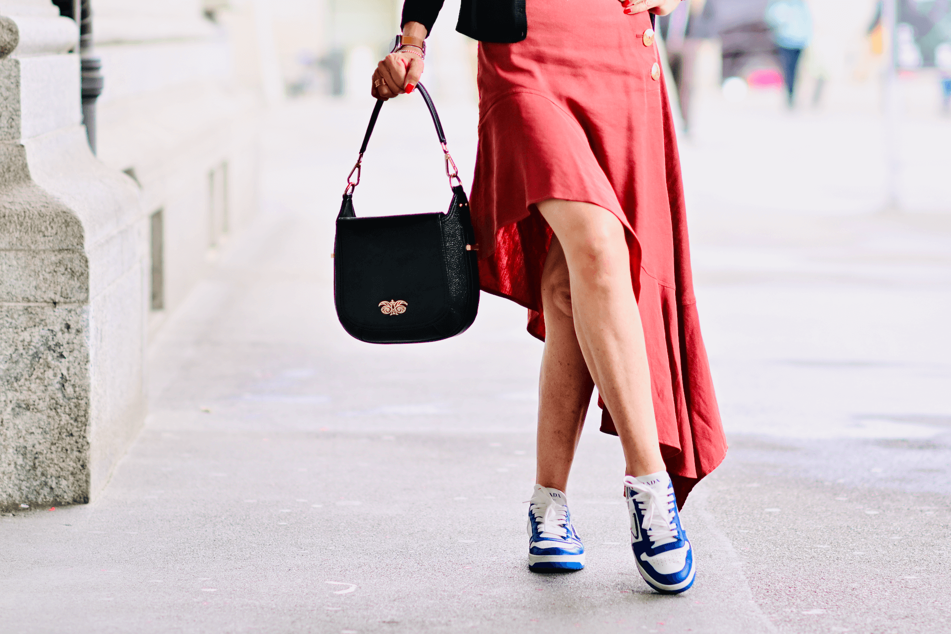 How to Style an Asymmetric Skirt