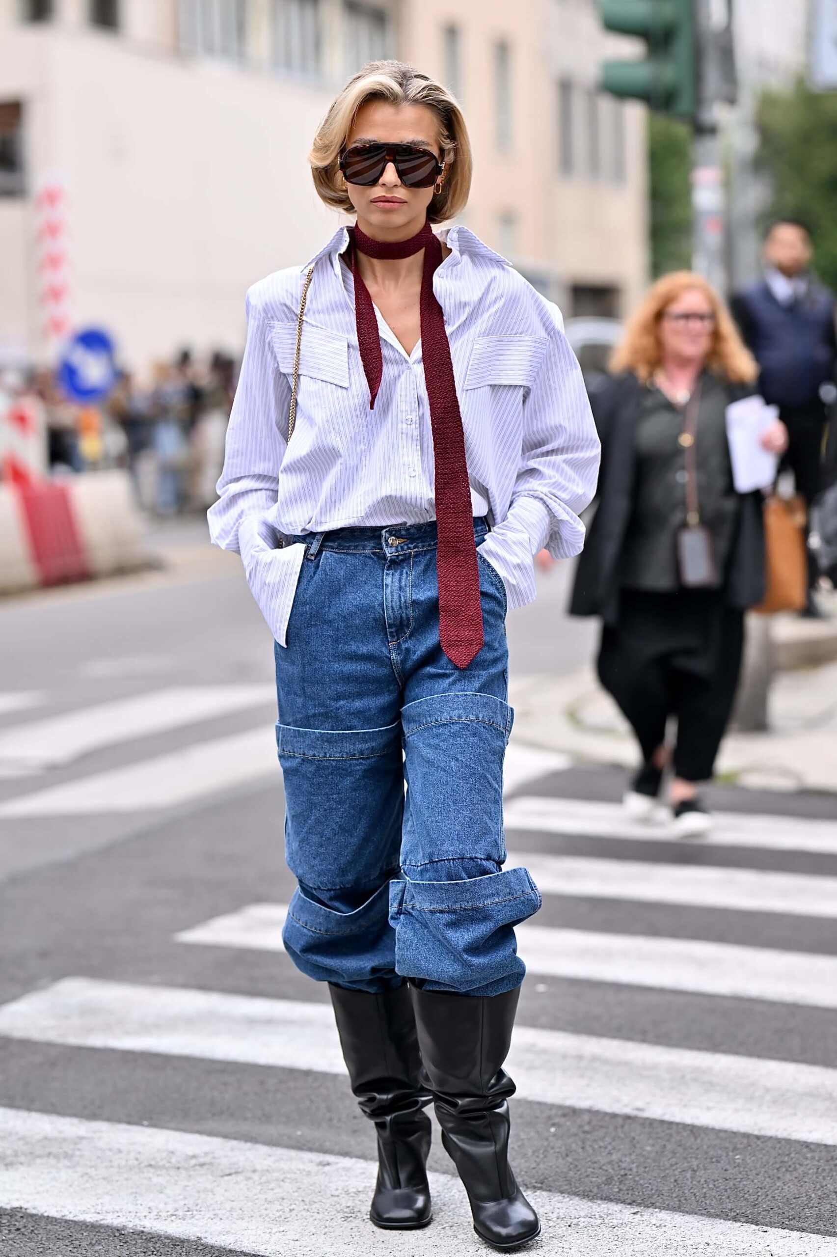17 Chic Ways to Style Jeans in 2025